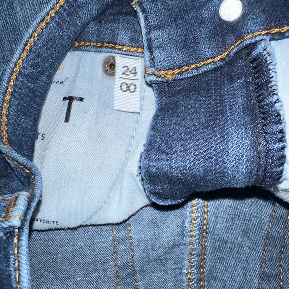 Blue Distressed Jeans - Picture 3 of 4